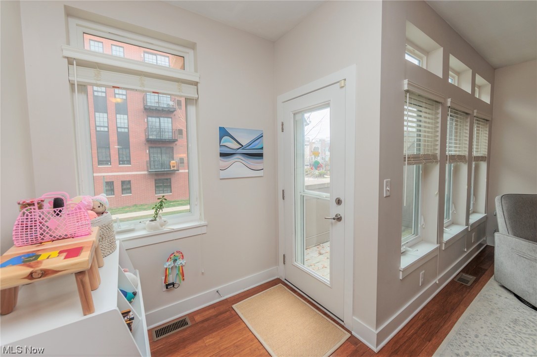 Battery Park Twnhms Condo - Residential