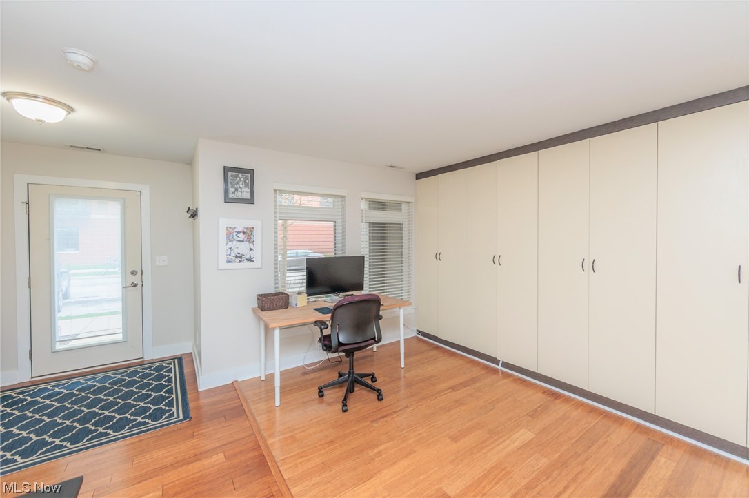 Battery Park Twnhms Condo - Residential