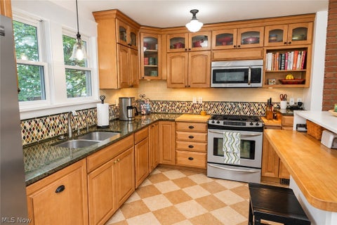 Tiny photo for 16 Bellview Street, Chagrin Falls, OH 44022 (MLS # 5245965)