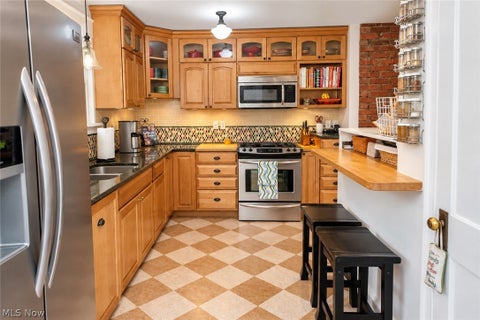 Tiny photo for 16 Bellview Street, Chagrin Falls, OH 44022 (MLS # 5245965)