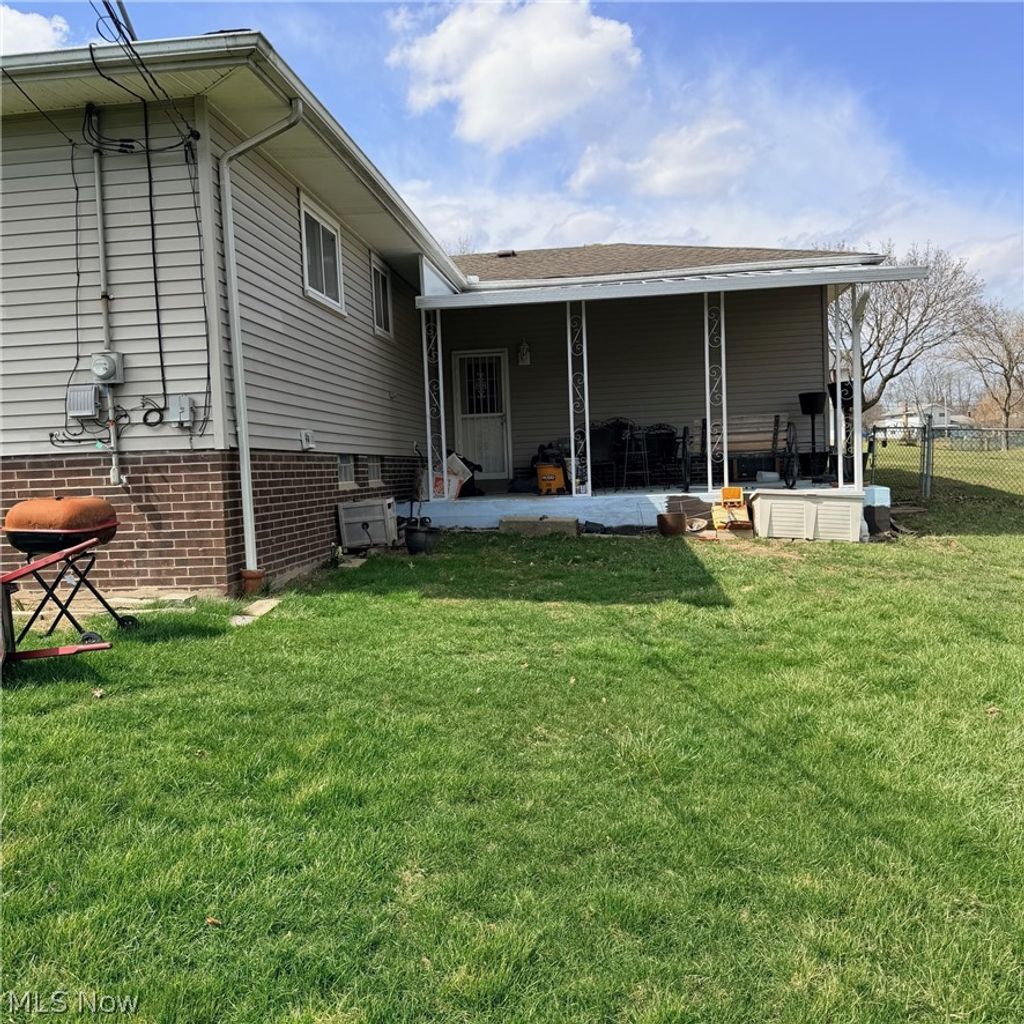 Photo of 6081 Sunset Drive, Bedford Heights, OH 44146 (MLS # 5196441)