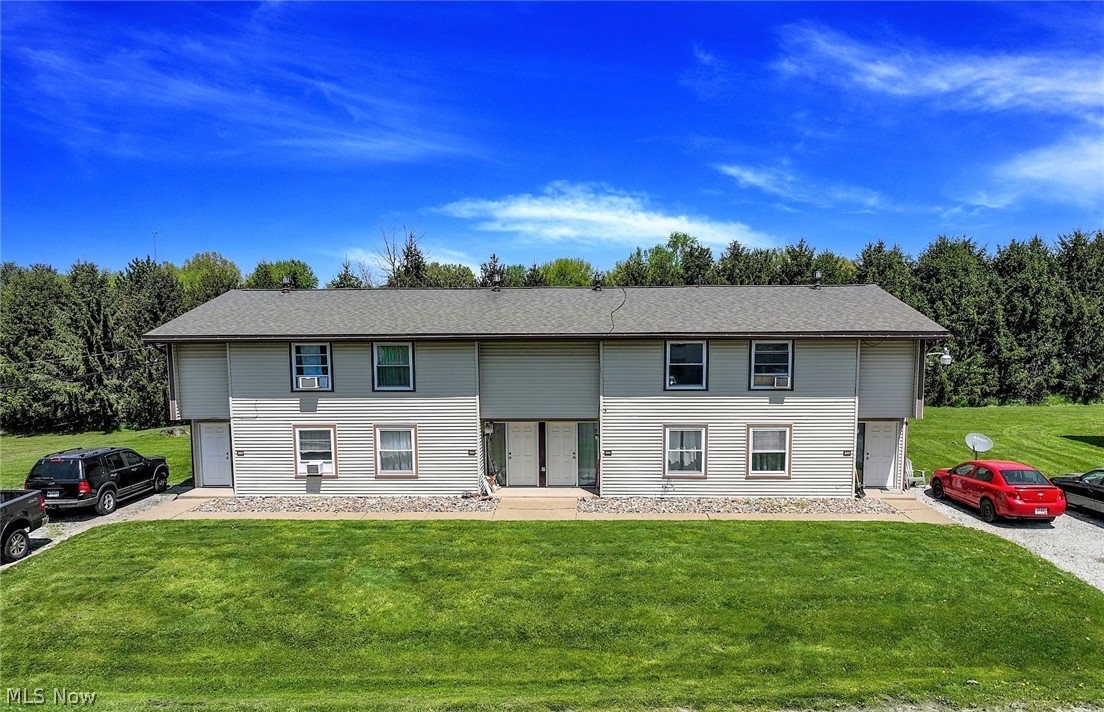 *INVESTMENT/INVESTOR Or Owner Occupied MultiFamily 5,376 Sq. Ft. FOUR (4) Unit For Sale! *Parking On Both Sides Near Units *.40 Acres For Tenants To Enjoy A Nice Back Yard Tree Lined For Privacy! *Each Unit Has Front Door Entrance AND Sliders To A Patio! *Some Recent Updates Of Carpet, Flooring, Plumbing Etc *NEWER ROOF Under 10 Yrs Old! *Usually Remains 100% RENTED/OCCUPIED & Professionally Managed By A Management Company On A Month To Month, Non Long Term Contract Basis. Easy To Rent *THIS PROPERTY ALONE BRINGS IN $2,995 RENT A MONTH!! *Each Unit Is A Great Size @ 1,344 Sq.Ft., 2 Bedrooms, 1.5 Bathrooms, Living Rm, Eat In Area & Kitchen *Laundry Hookup In Every Unit! *Tenants Pay Electric, Gas, Water & Cable *Sold Seperately OR As A Package W Another FOUR (4) Unit On The Same Street Property Address 343 Oak Manor *Rent Roll For Quadplexes Attached In MLS Supplements @ GROSS PROFIT This Building $35,940 Annual - Tax, Ins. *Self Producing Income Making Opportunity *TURNKEY