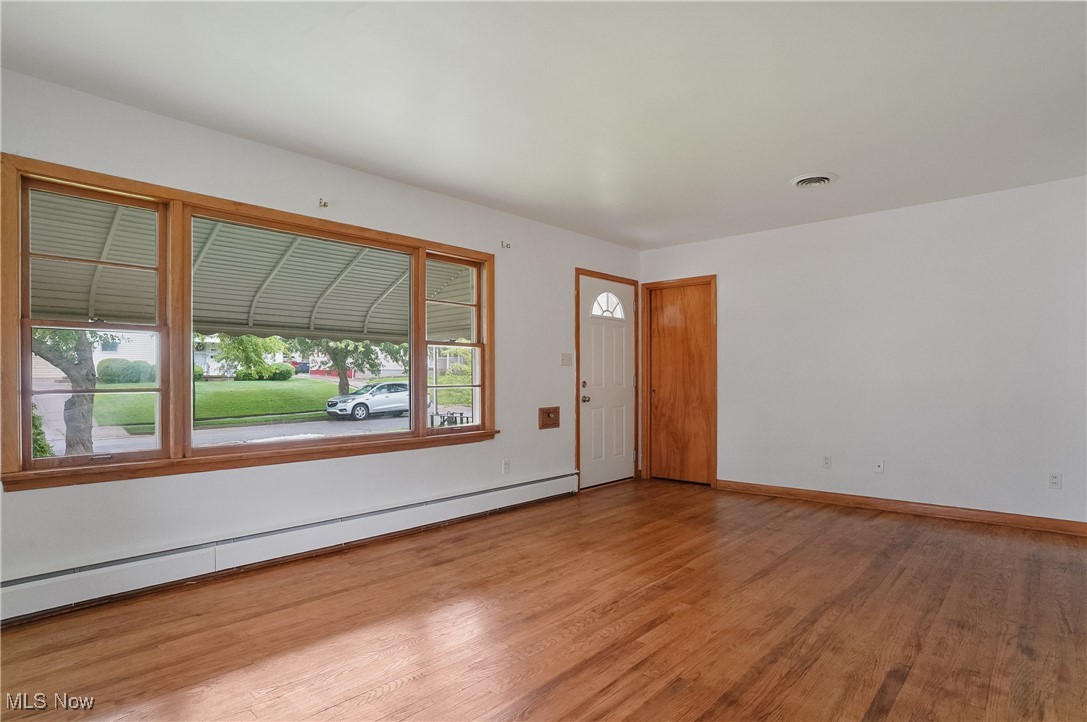 Akron, Ohio 44301, United States, 3 Bedrooms Bedrooms, ,2 BathroomsBathrooms,Residential,Active,168164