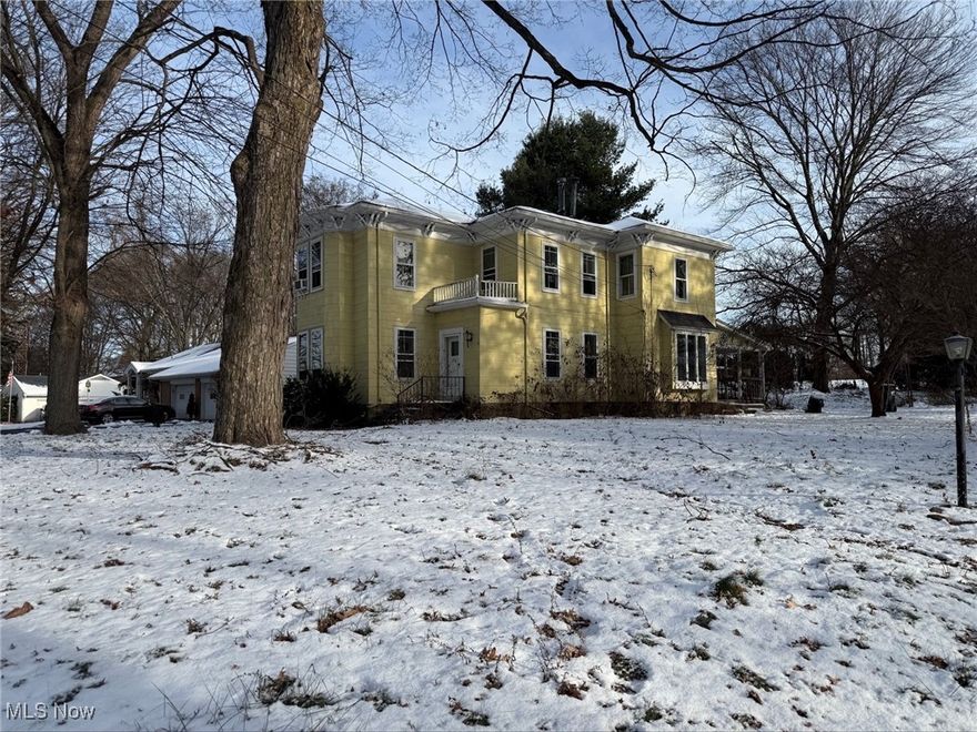 This is an ONLINE ONLY foreclosure sale. There are NO SHOWINGS. Deposit due by wire transfer within 48 upon conclusion . Cash deal; funding must take place within 30 days of confirmation of sale. 5% Buyer’s Premium shall apply. Subject to postponement and cancellation. Full terms and conditions at online registration.