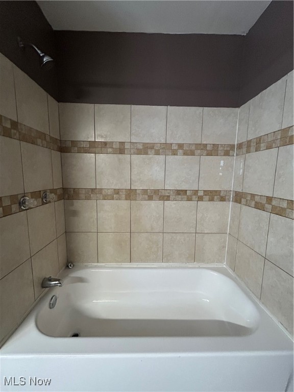 L H Mcarthurs - Residential Lease