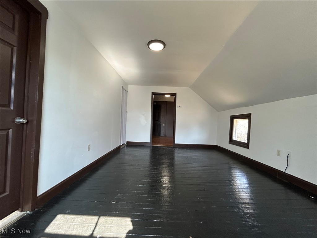 L H Mcarthurs - Residential Lease