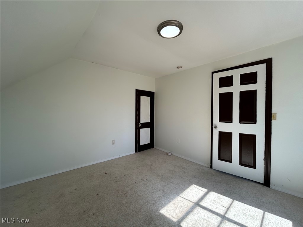 L H Mcarthurs - Residential Lease