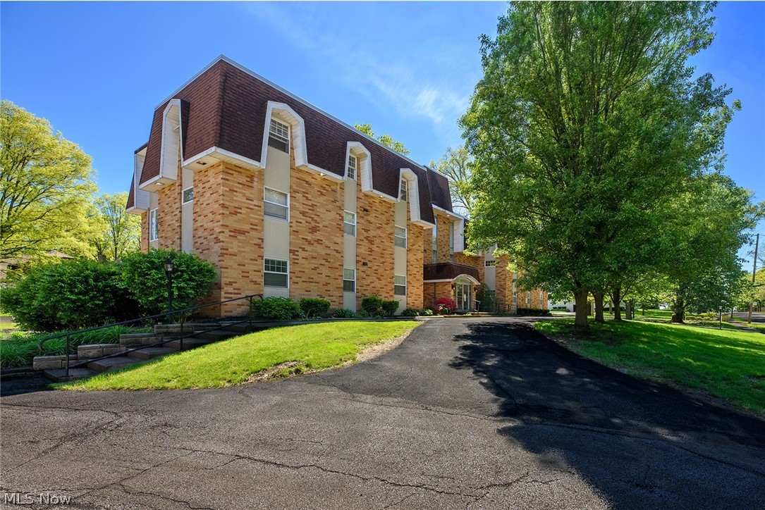 Parkway West Condo - Residential