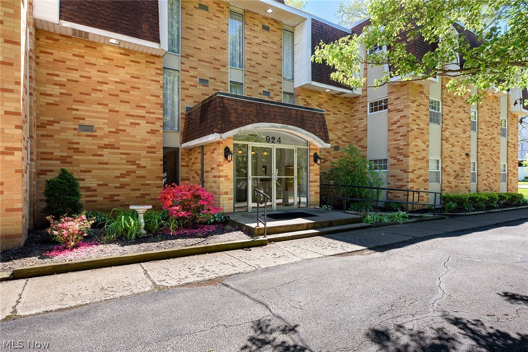 Parkway West Condo - Residential