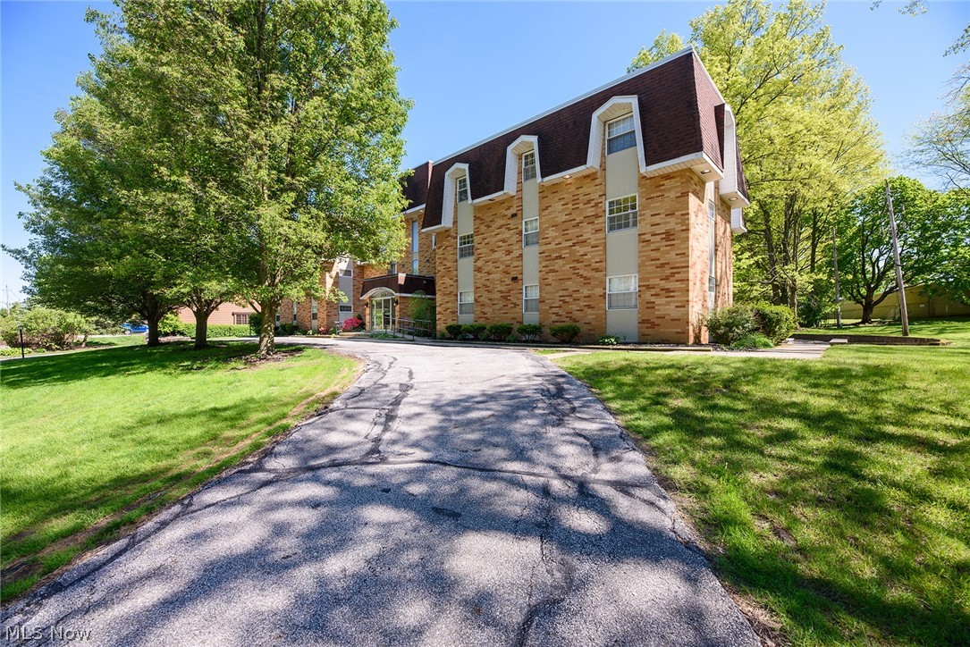 Parkway West Condo - Residential