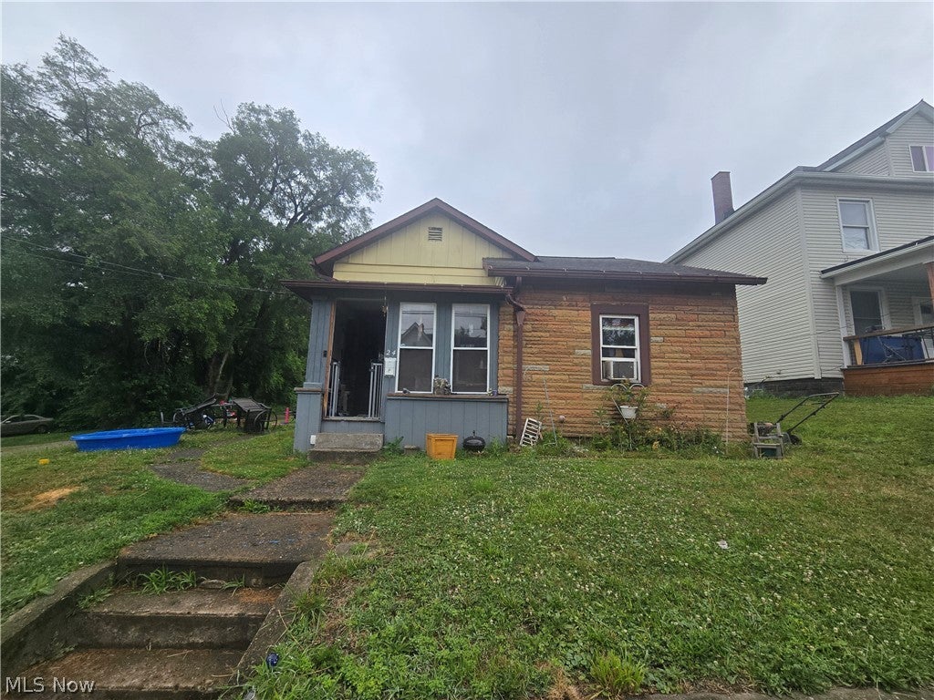 Photo of 24 Maple Avenue SE, Massillon, OH 44646 (MLS # 5221787)