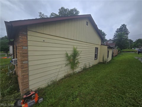 Tiny photo for 24 Maple Avenue SE, Massillon, OH 44646 (MLS # 5221787)