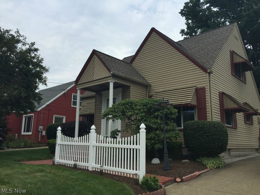 You dont want to miss this 3 bedroom updated home.  Updates include a new bathroom with tiled shower, floors and walls.  Kitchen has newer cabinets,counters and floor. The whole house has newer carpet. The back of the home has a sun room looking in to the park like setting.  Roof , furnace, air and windows have all been updated.