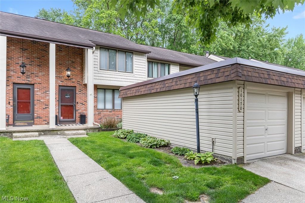 Photo of 10170 Spinnaker Run RUN, Reminderville, OH 44202 (MLS # 5212308)