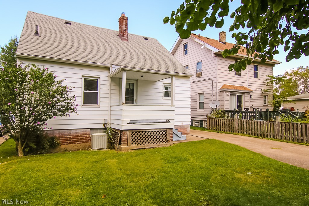 Walton Realty Companys Garfie - Residential Lease