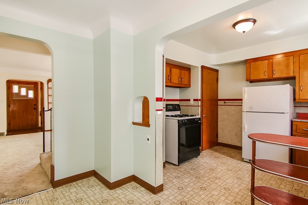 Walton Realty Companys Garfie - Residential Lease