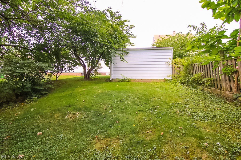 Walton Realty Companys Garfie - Residential Lease