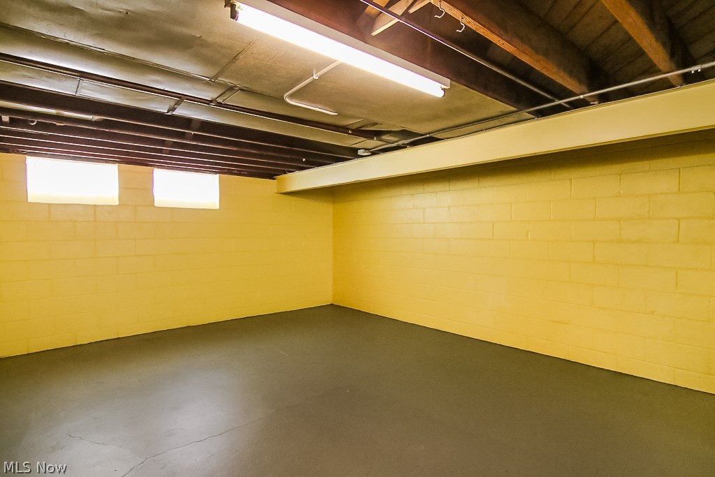 Walton Realty Companys Garfie - Residential Lease