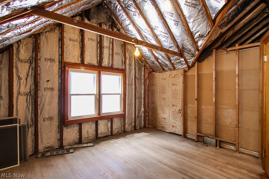 Walton Realty Companys Garfie - Residential Lease