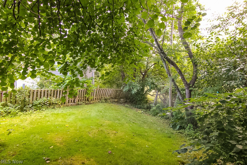 Walton Realty Companys Garfie - Residential Lease