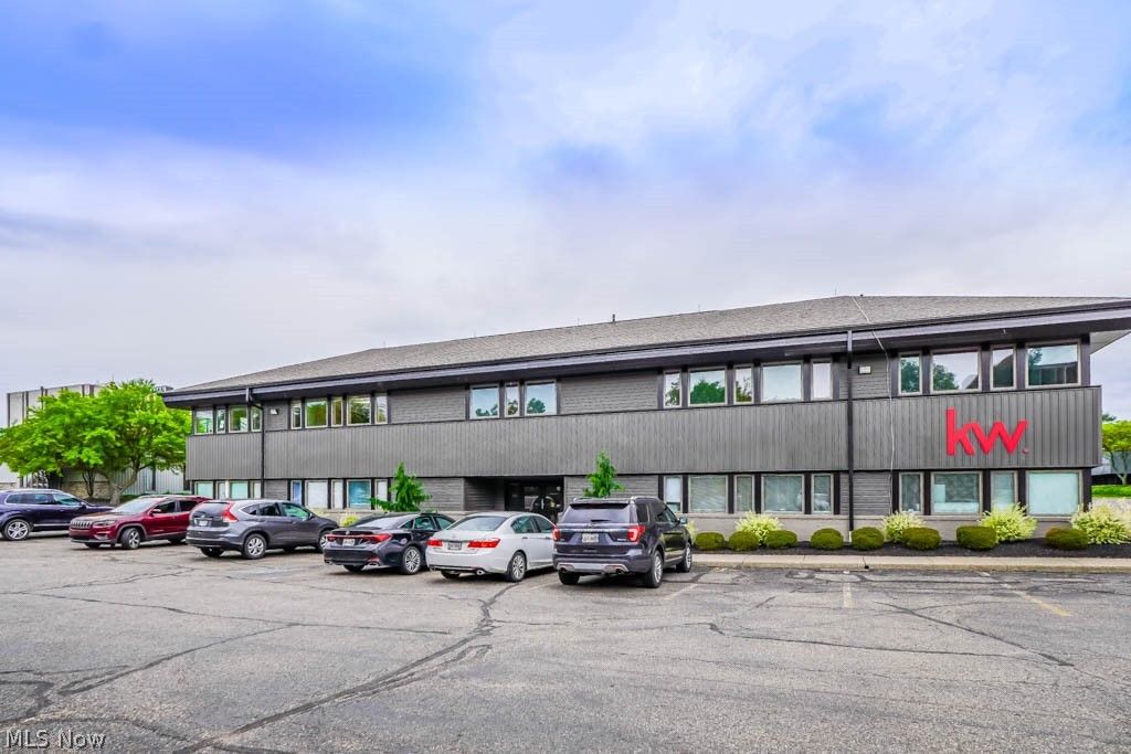 Photo of 4974 Higbee Avenue NW #103, Canton, OH 44718 (MLS # 5205732)