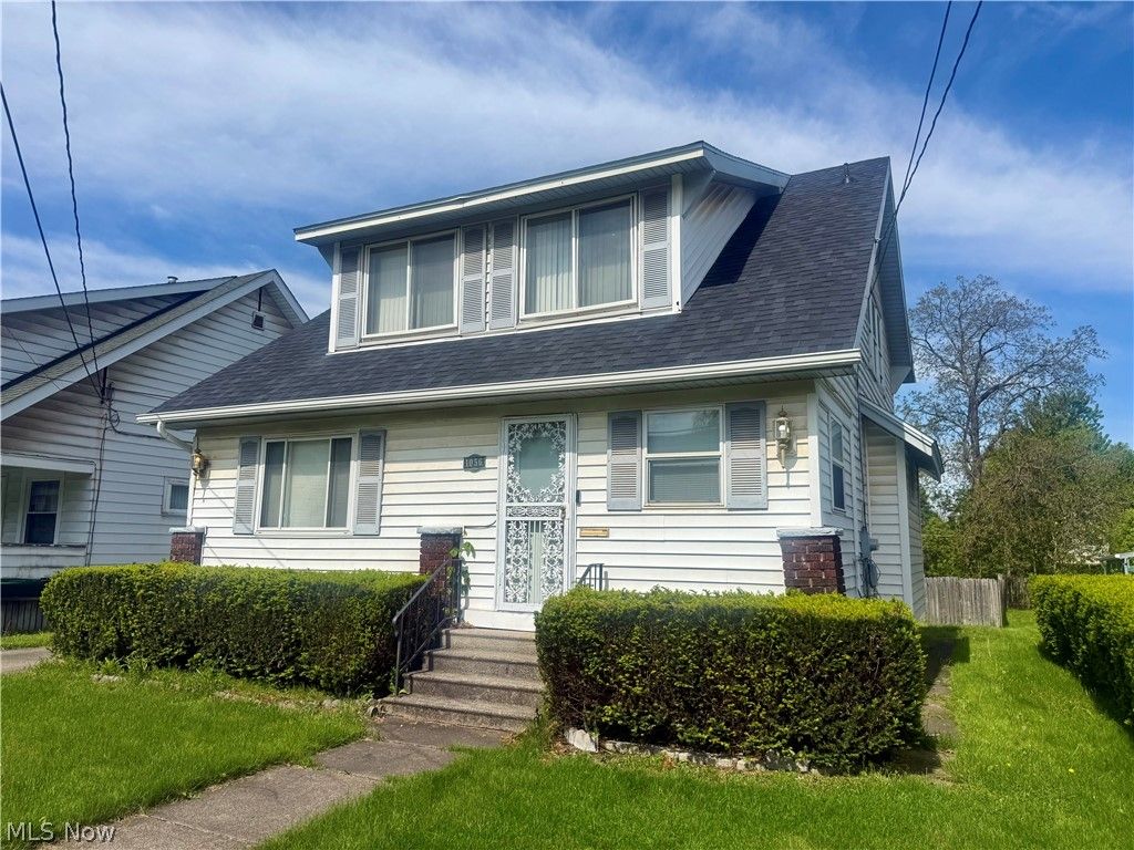 Photo of 1056 Homewood AVE, Warren, OH 44483 (MLS # 5211361)