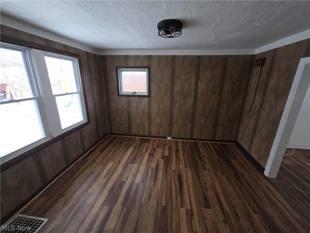 Lorain Woods - Residential