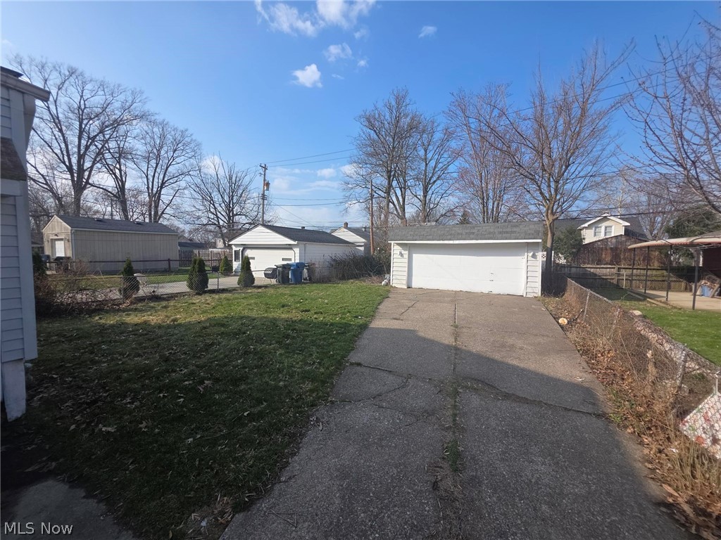 Lorain Woods - Residential