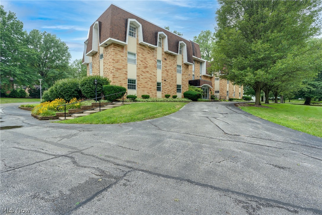 Parkway West Condo - Residential