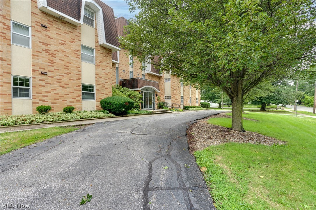 Parkway West Condo - Residential