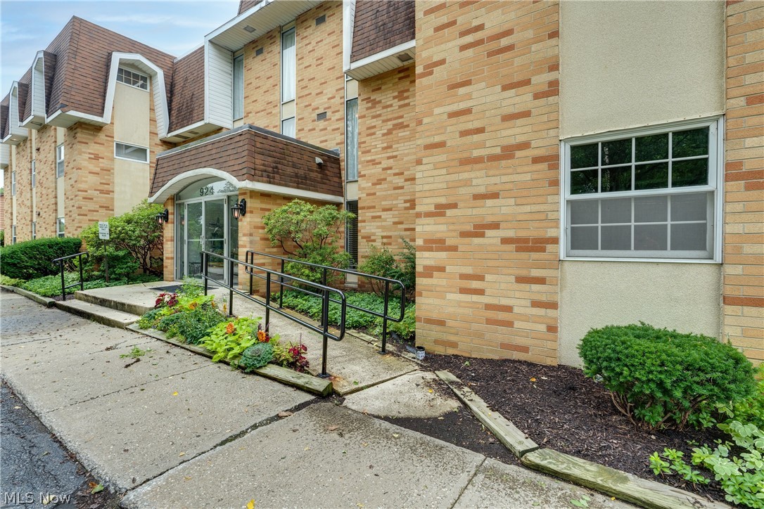 Parkway West Condo - Residential