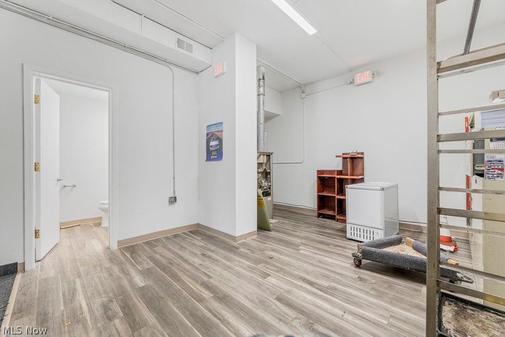 City/Kirtland 01 - Commercial Lease