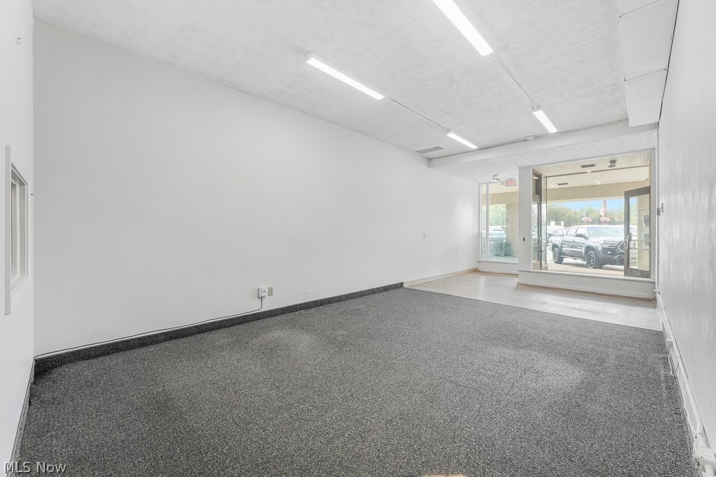 City/Kirtland 01 - Commercial Lease