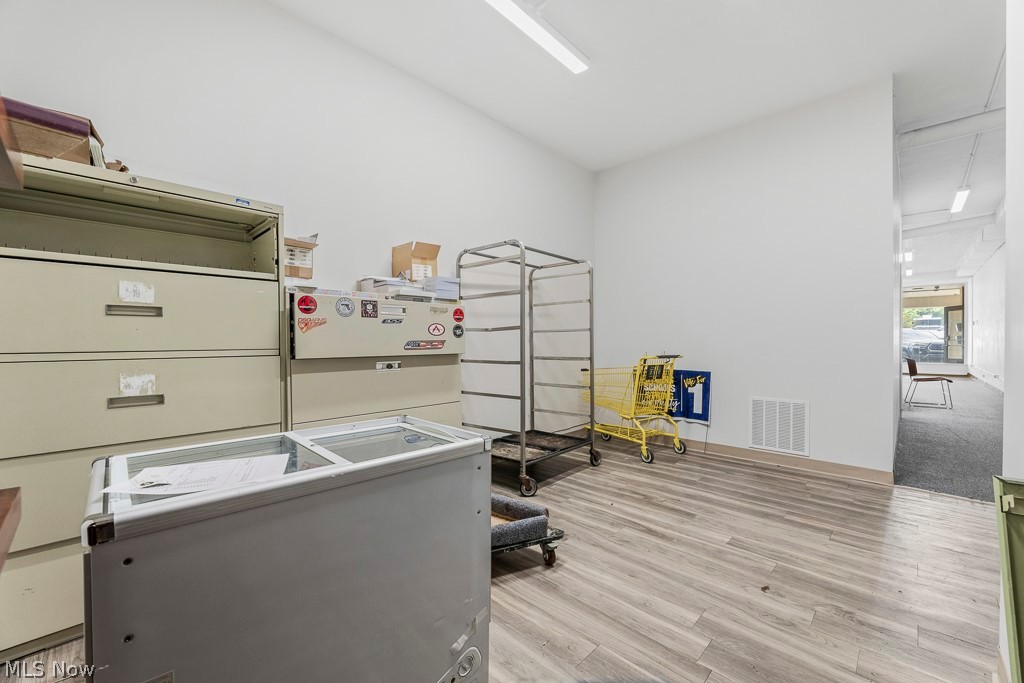 City/Kirtland 01 - Commercial Lease