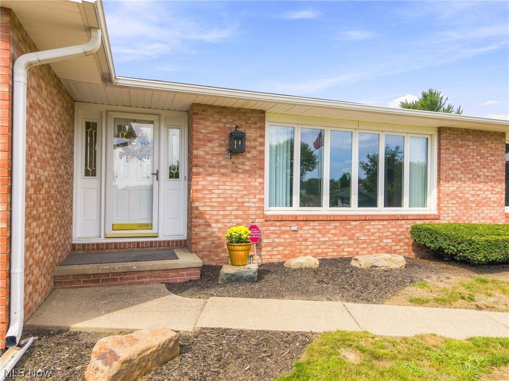 2215 Tamarack Circle NE