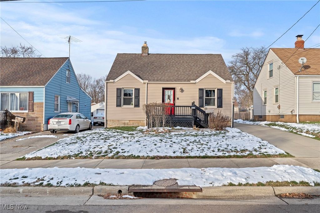 Photo of 809 Austin Avenue, Akron, OH 44306 (MLS # 5176392)