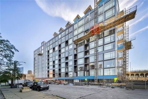 2222 Detroit Avenue 811 Cleveland OH 44113