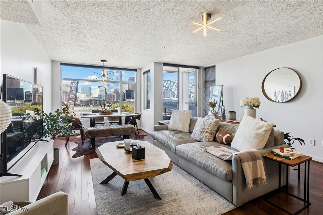 2222 Detroit Avenue 811