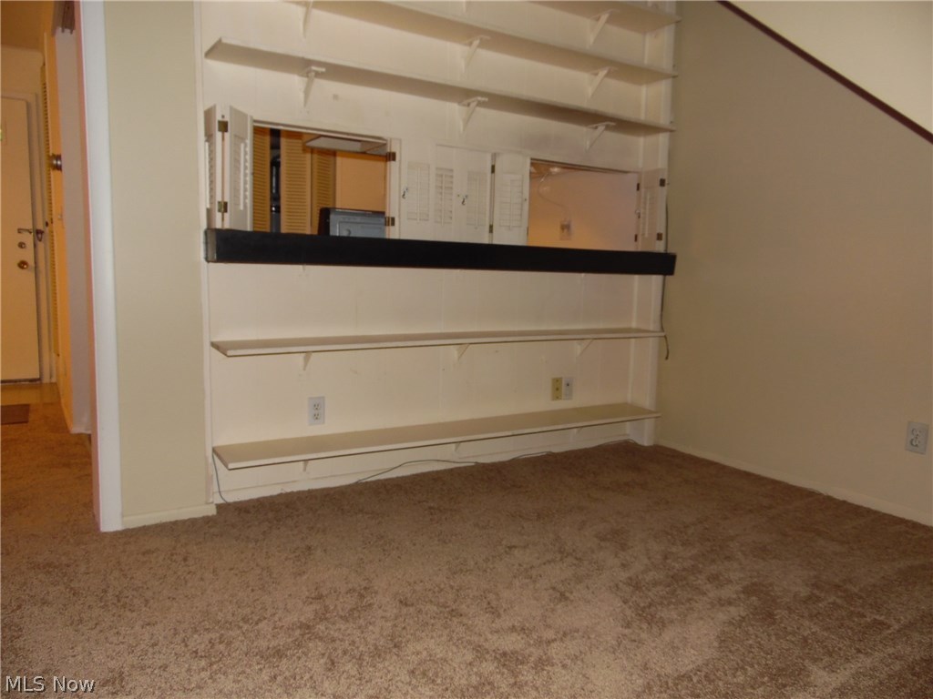 Village Green Condos 02 - Residential