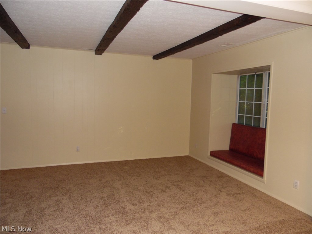 Village Green Condos 02 - Residential