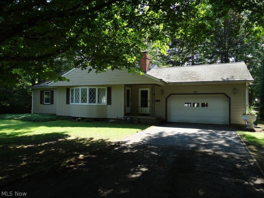 Cute Ranch home located at 8702 Parker Dr in the heart of Mentor. 3 bedrooms and 2 full baths on a full bsmt. Large backyard all fenced in for family fun.  Don’t miss the 21x19 living rm and the updated cabinets in the eat-in kitchen.