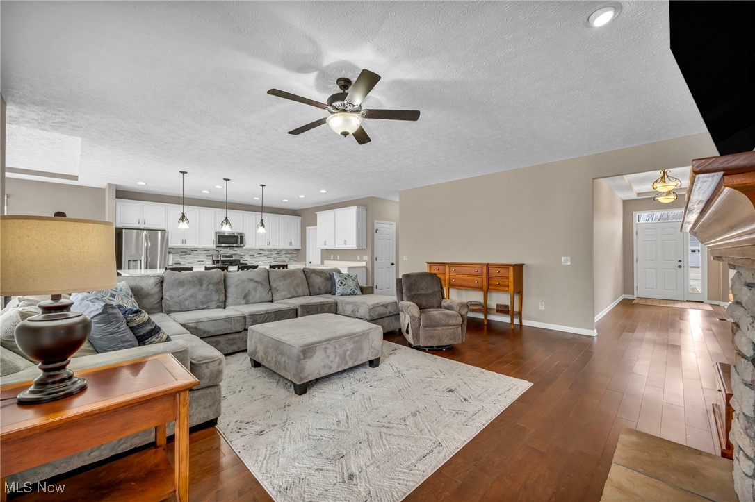 3296 Robin Lane, Lorain, Ohio image 18