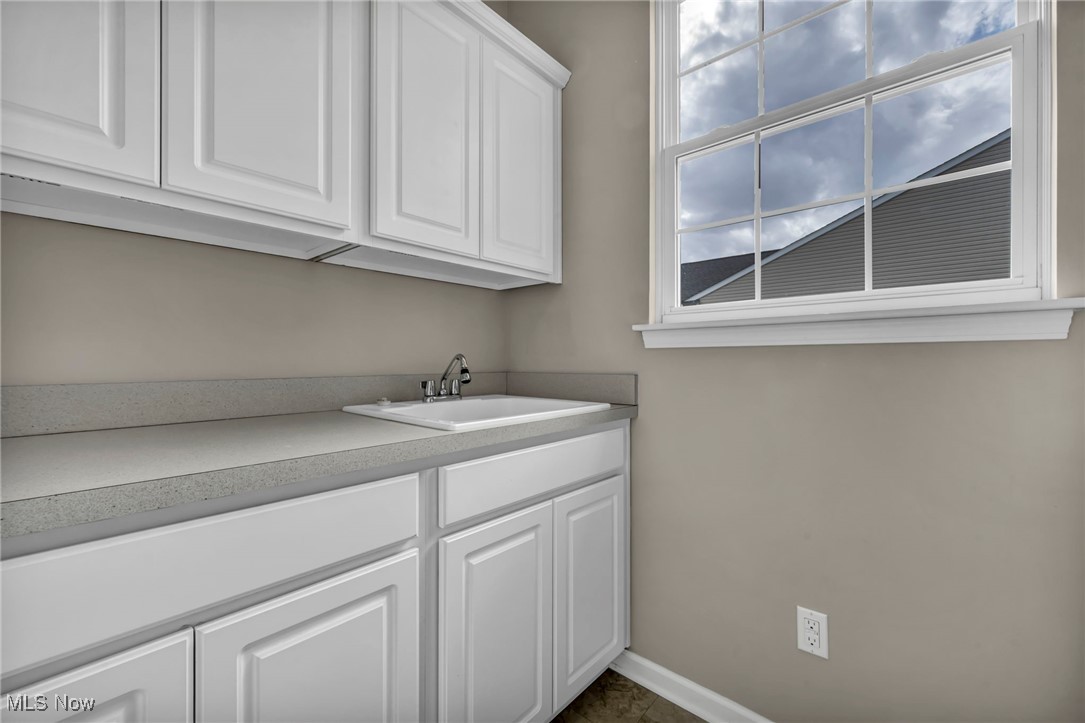 3296 Robin Lane, Lorain, Ohio image 39