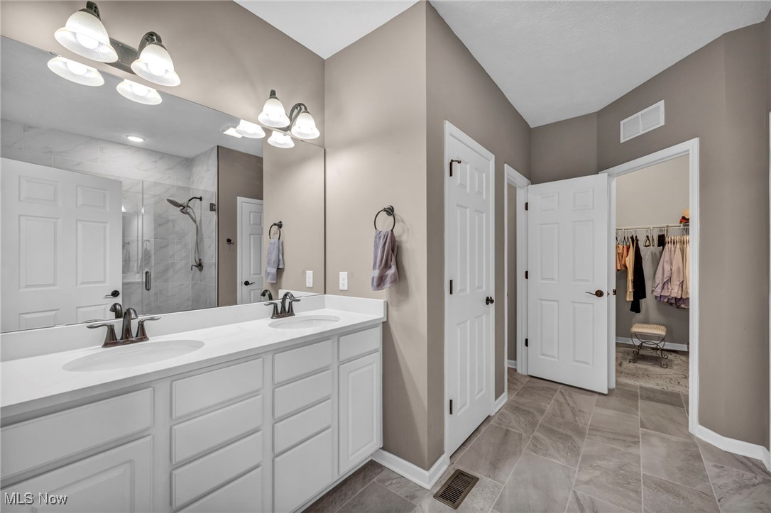 3296 Robin Lane, Lorain, Ohio image 28