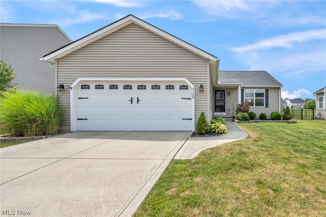 6108 Greenview Trail