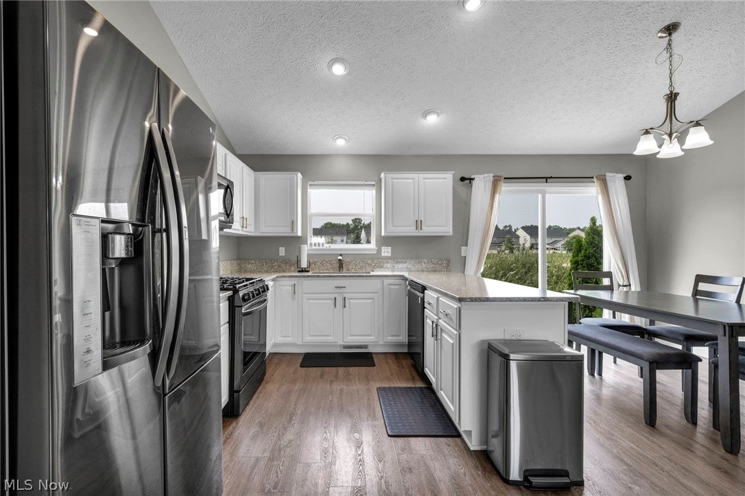 6108 Greenview Trail