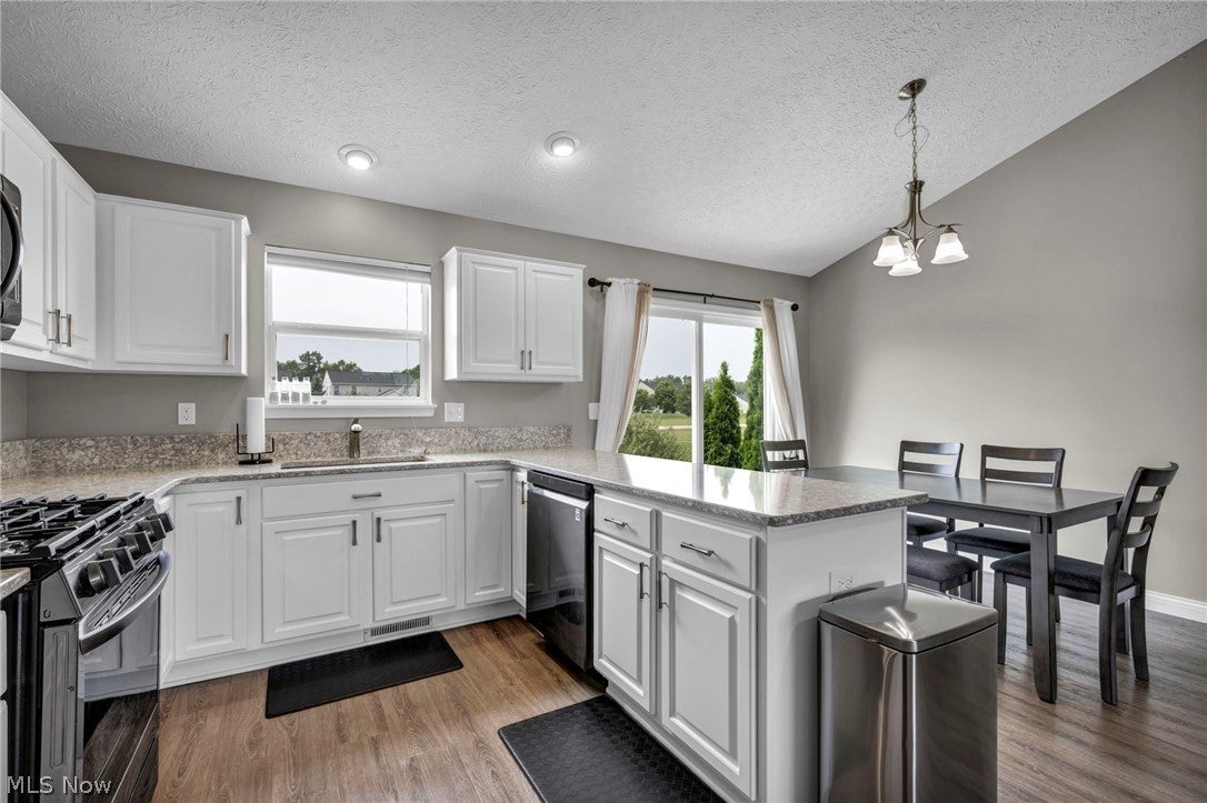 6108 Greenview Trail