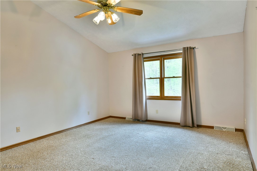 7675 Huntington Drive, Youngstown, Ohio image 41