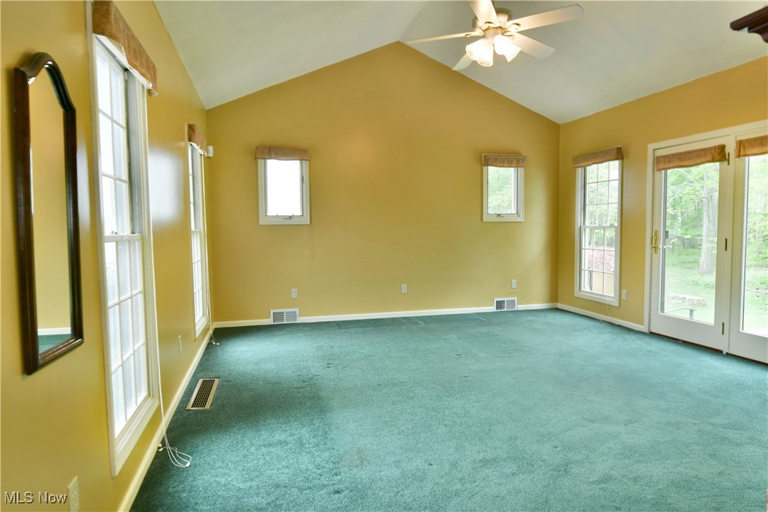7675 Huntington Drive, Youngstown, Ohio image 24