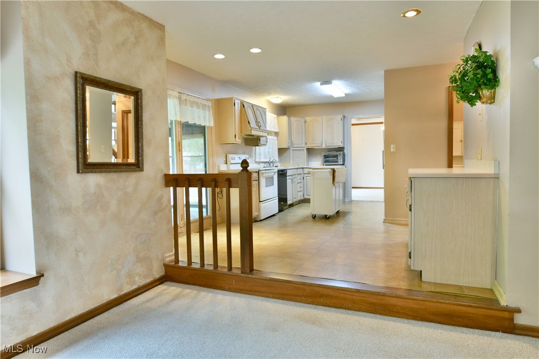 7675 Huntington Drive, Youngstown, Ohio image 23